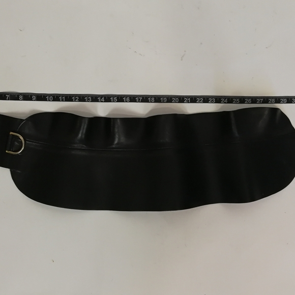 80S VTG black leather cinched waist adjustable statement belt - Picture 12 of 15